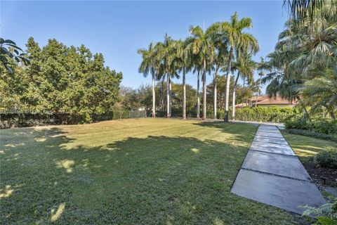 A home in Pinecrest