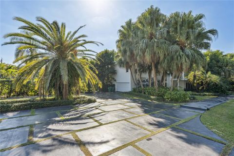 A home in Pinecrest