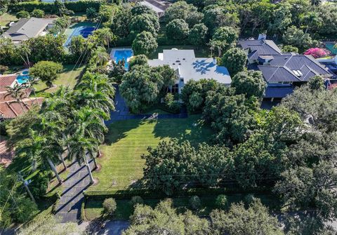 A home in Pinecrest