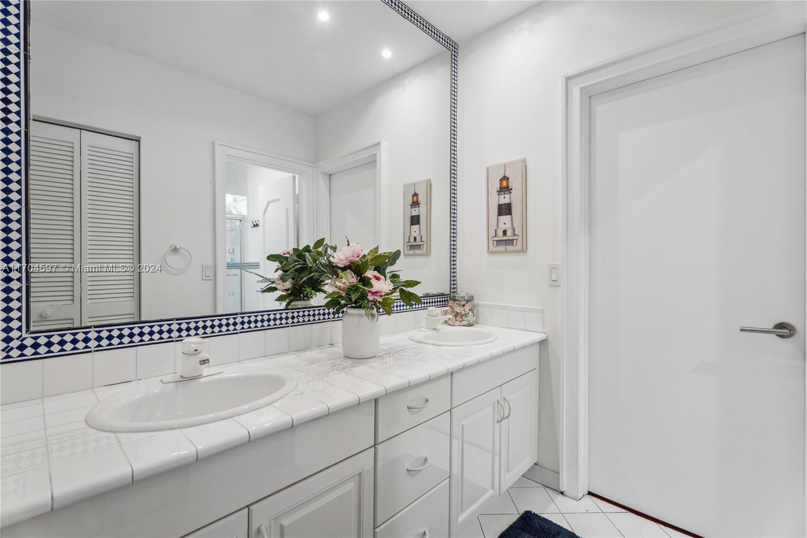 WARWICK GROVE ESTATES - Residential