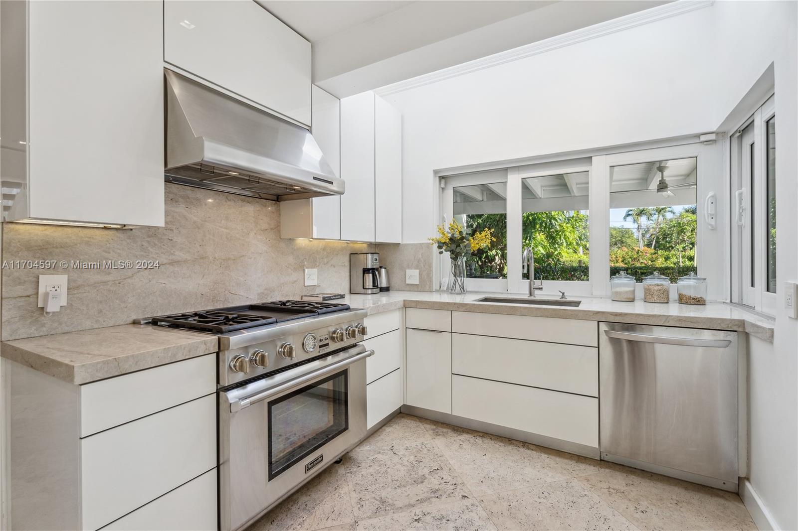 WARWICK GROVE ESTATES - Residential