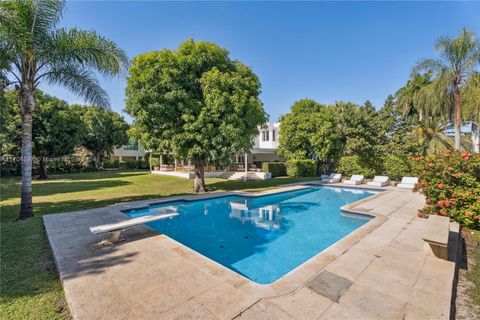 A home in Pinecrest