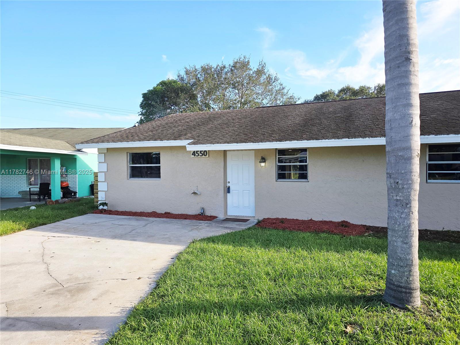 4550 Se Salvatori Rd, Stuart, Martin County, Florida - 3 Bedrooms  
1 Bathrooms - 