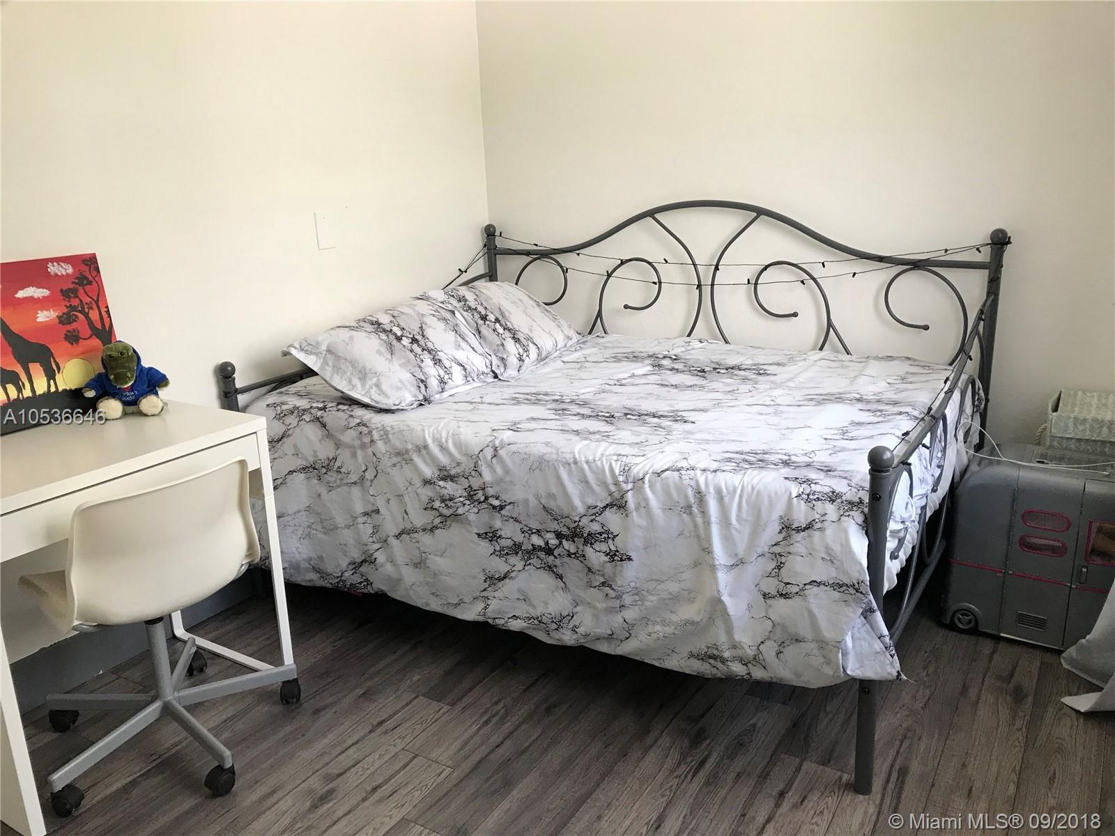 MIRACLE MANOR 5TH ADDN - Residential