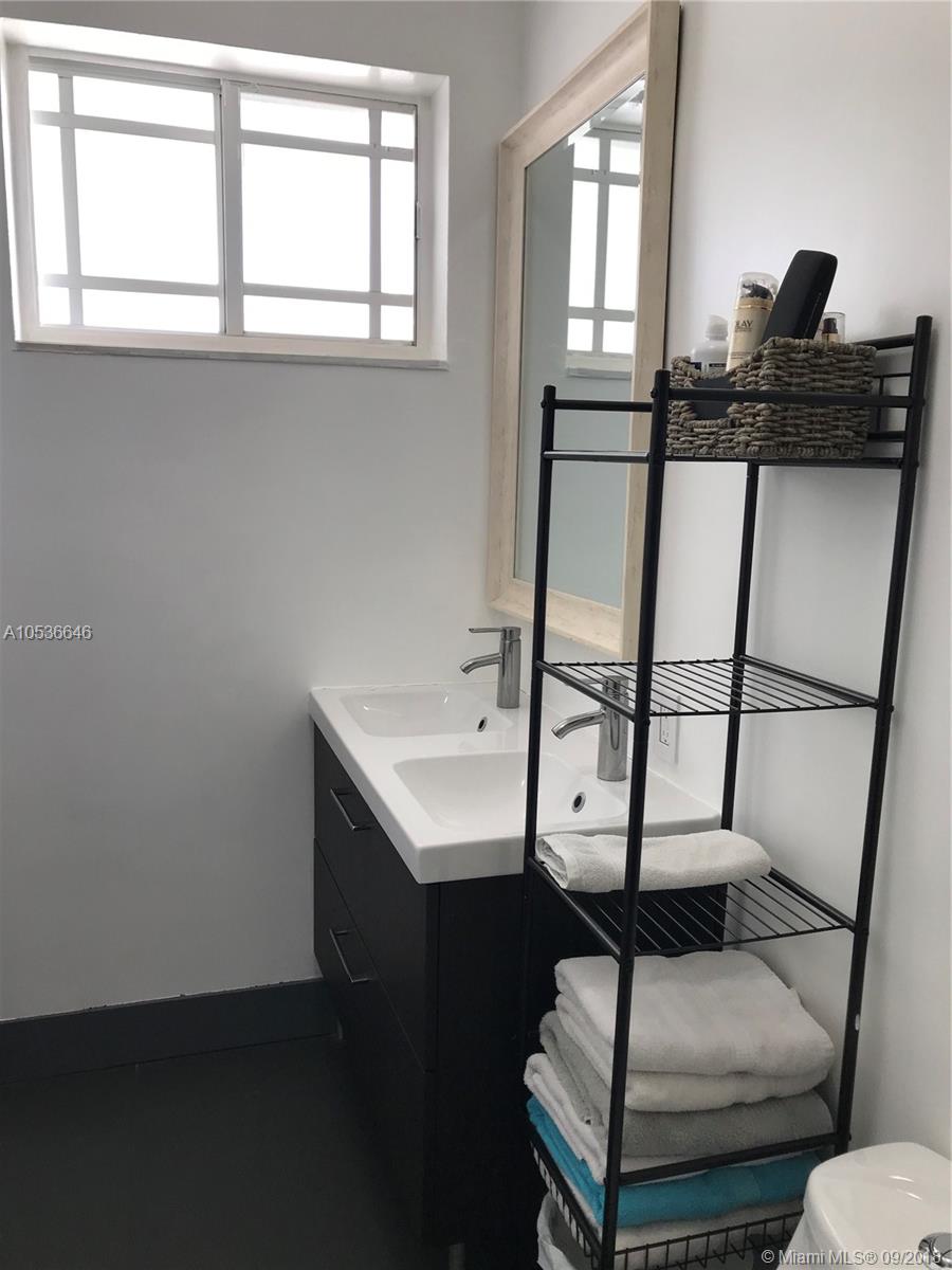 MIRACLE MANOR 5TH ADDN - Residential