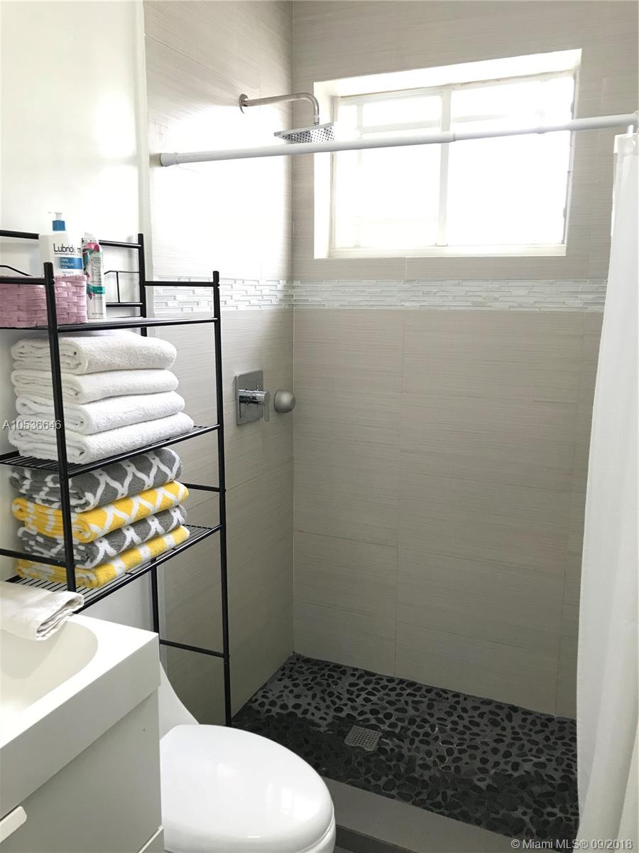 MIRACLE MANOR 5TH ADDN - Residential