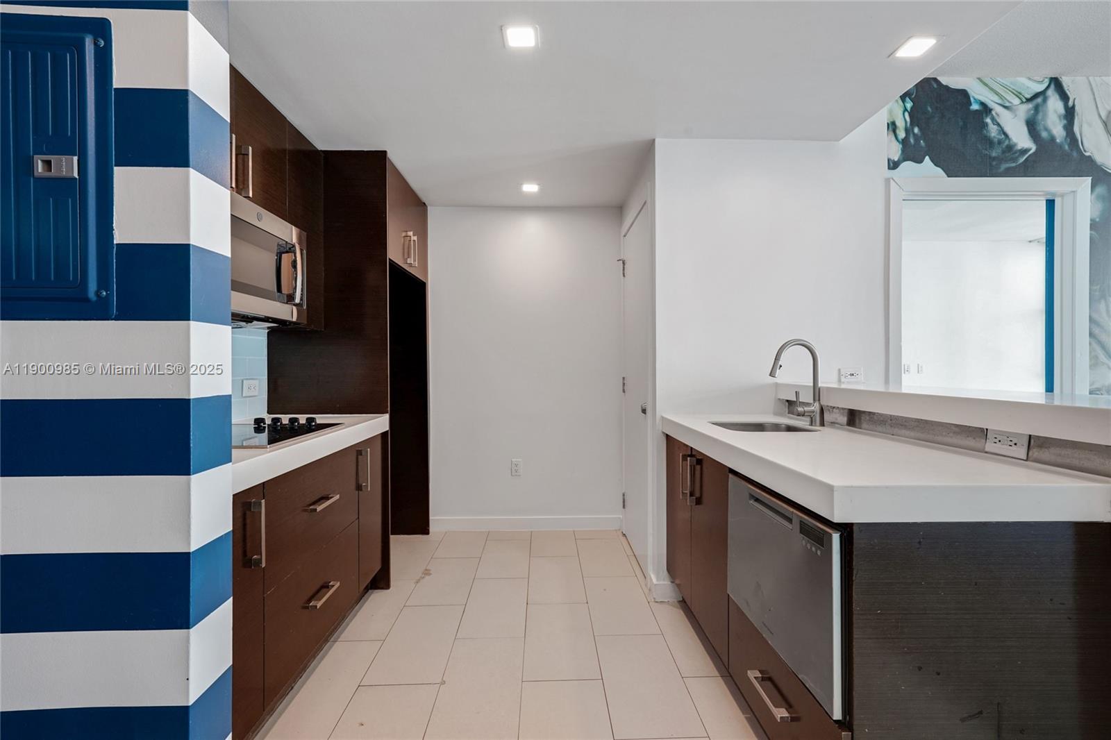 17315 Collins Ave 2008