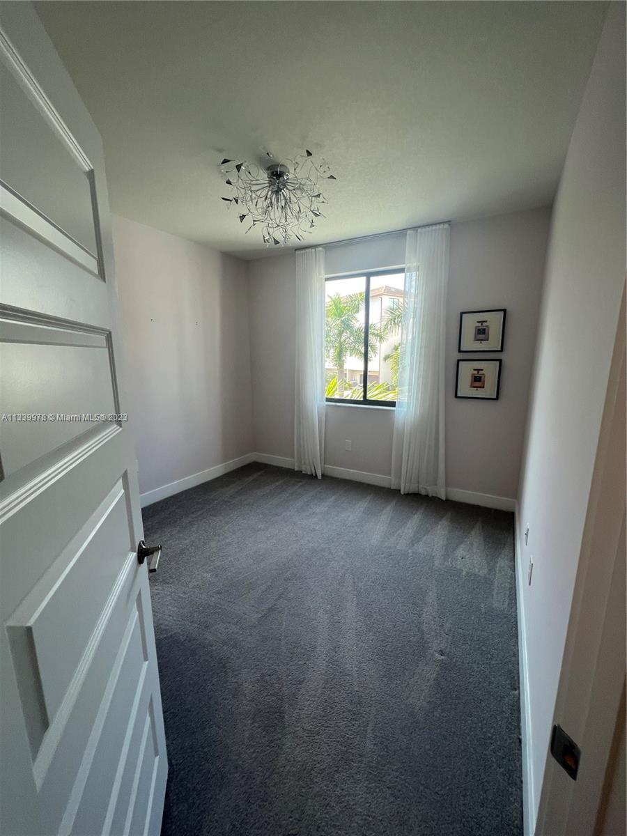 DOWNTOWN DORAL SOUTH PHAS - Residential Lease