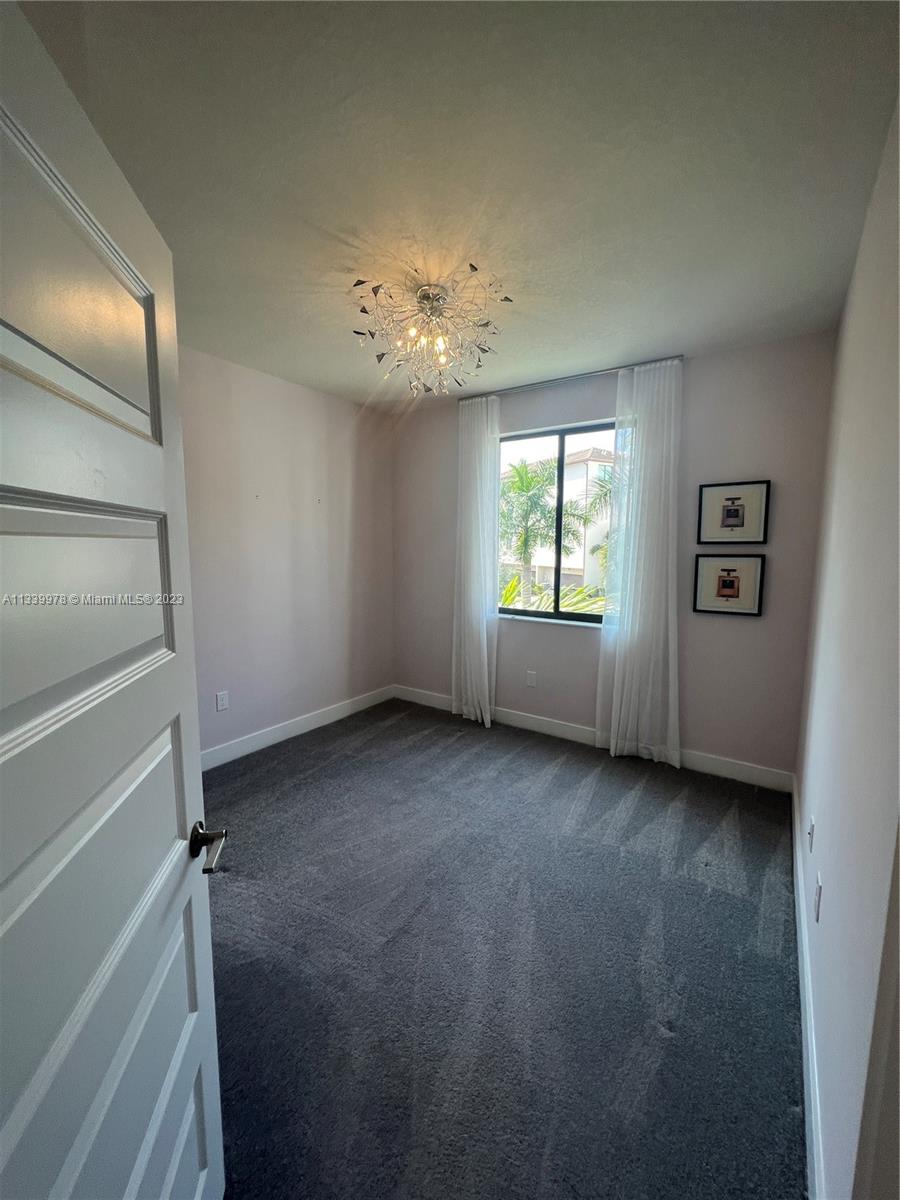 DOWNTOWN DORAL SOUTH PHAS - Residential Lease