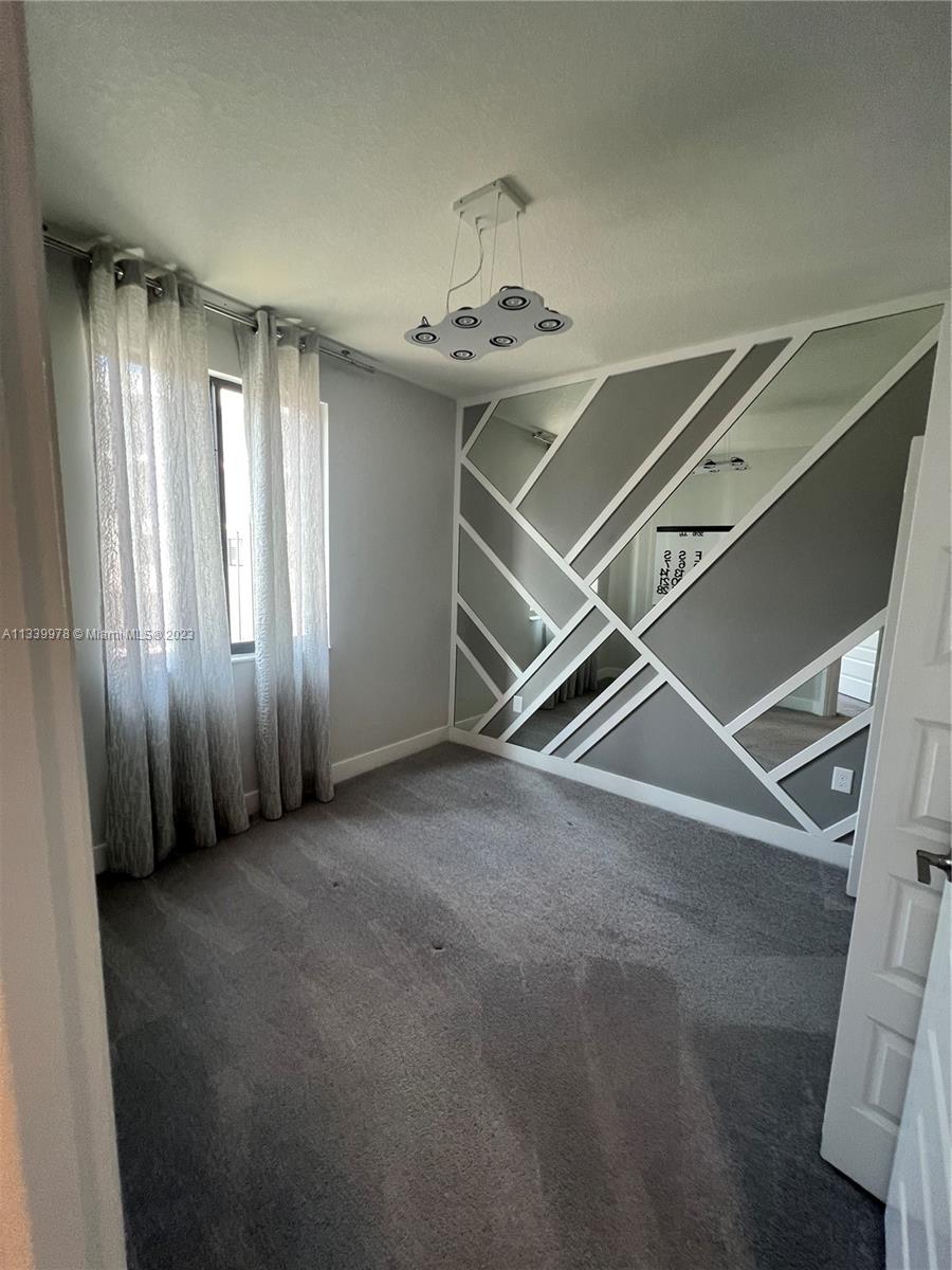 DOWNTOWN DORAL SOUTH PHAS - Residential Lease