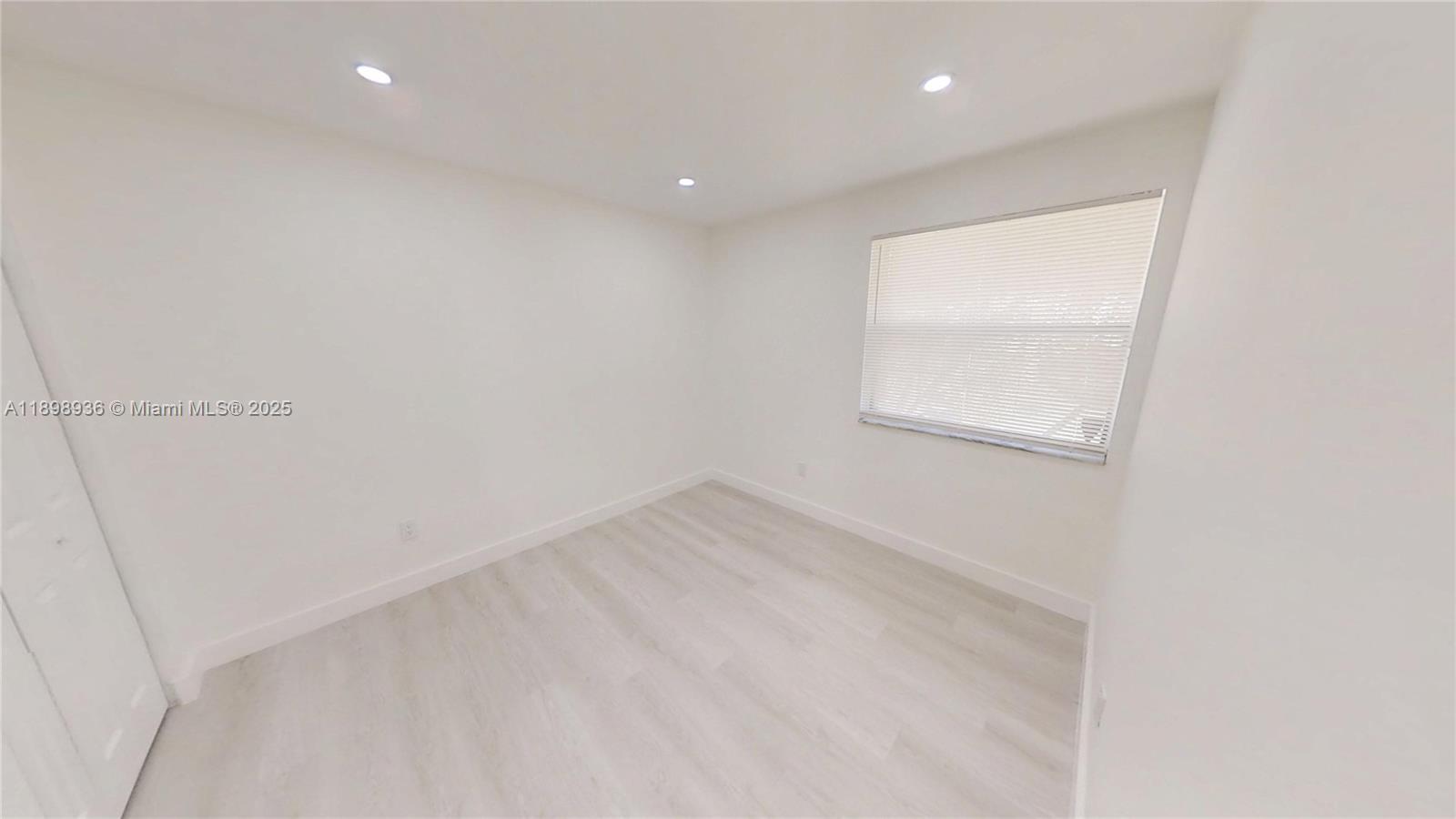 QUATRAINE CONDO III - Residential