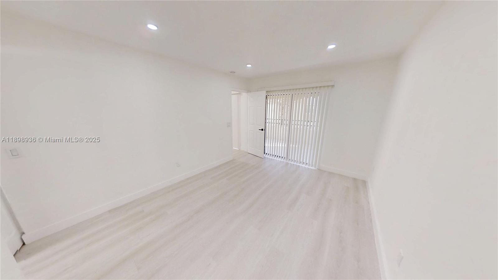 QUATRAINE CONDO III - Residential