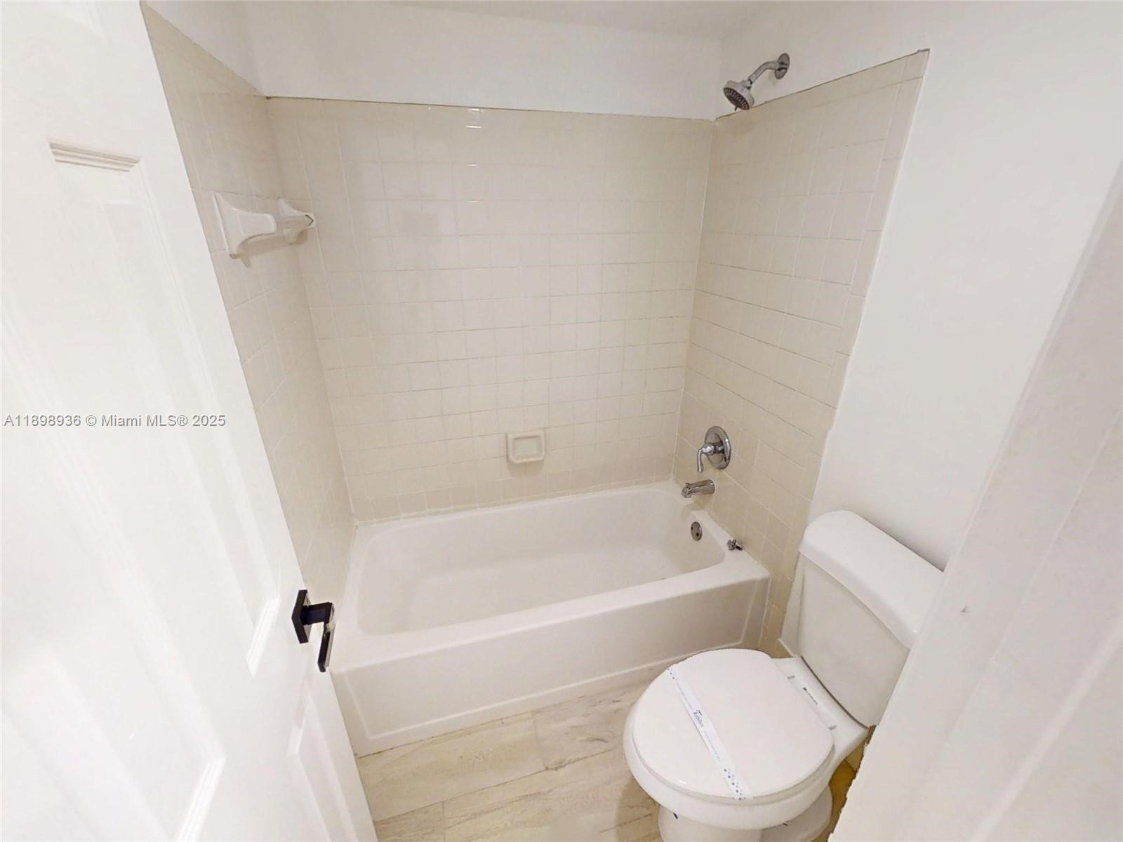 QUATRAINE CONDO III - Residential