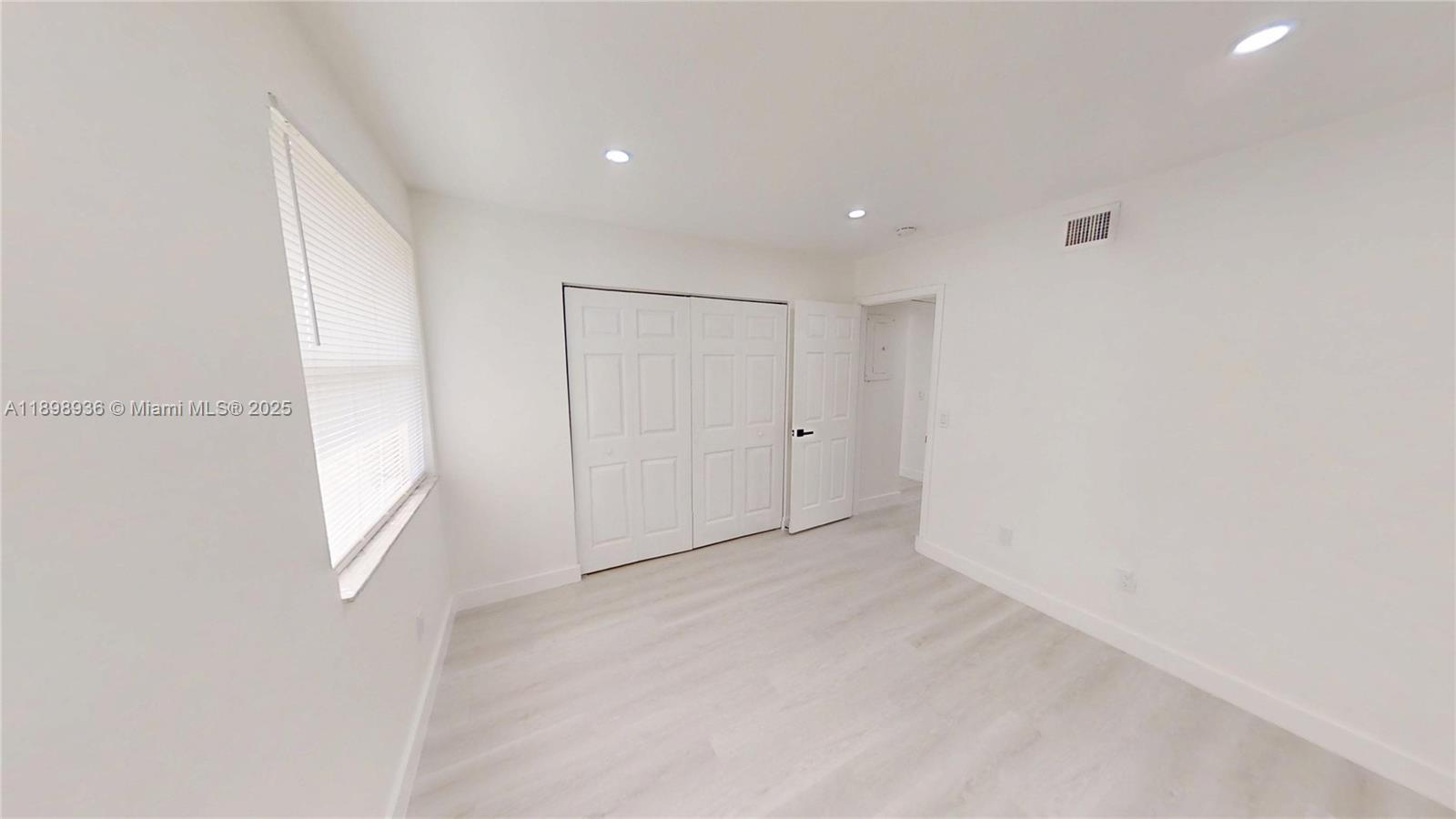 QUATRAINE CONDO III - Residential