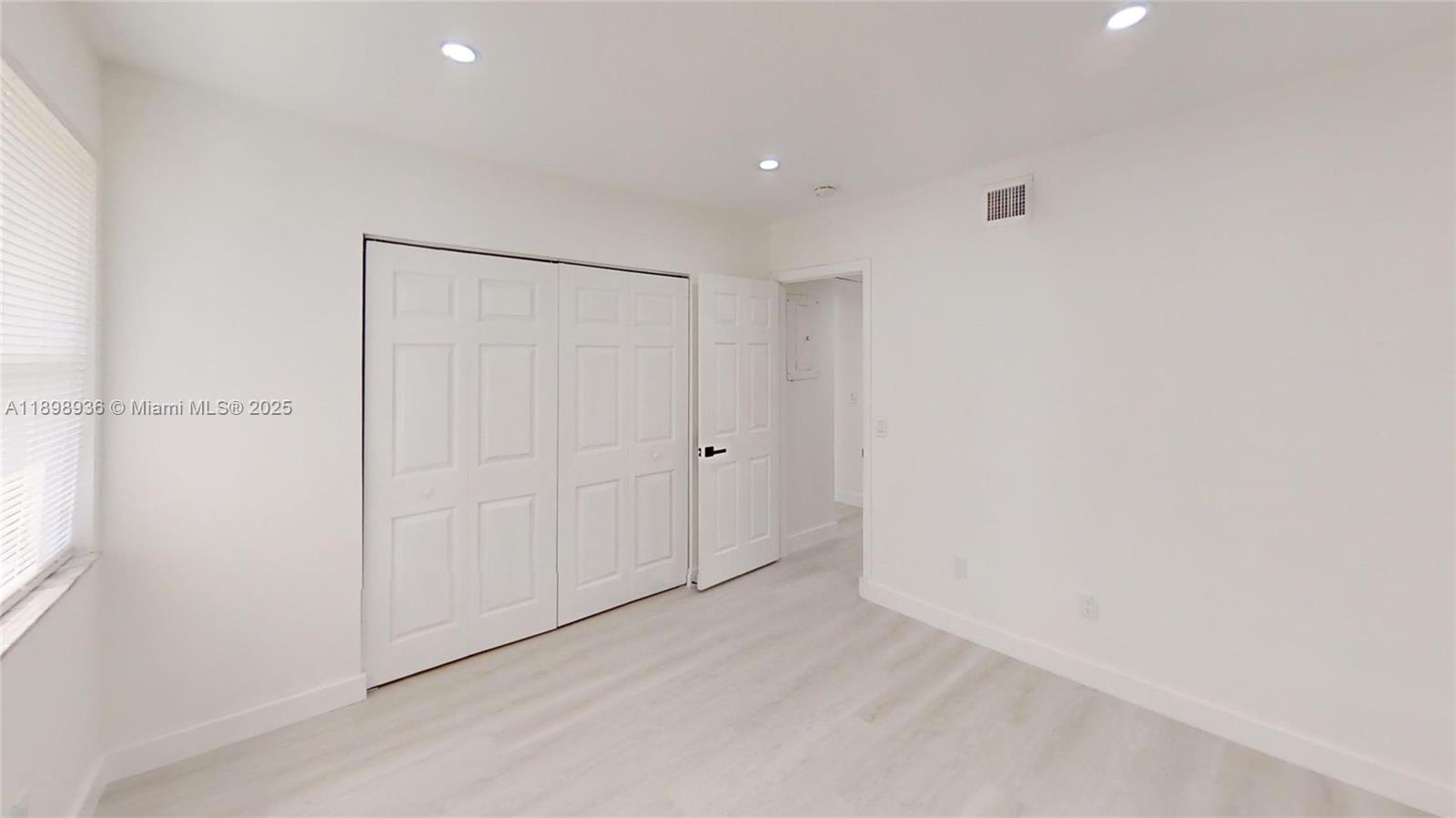 QUATRAINE CONDO III - Residential