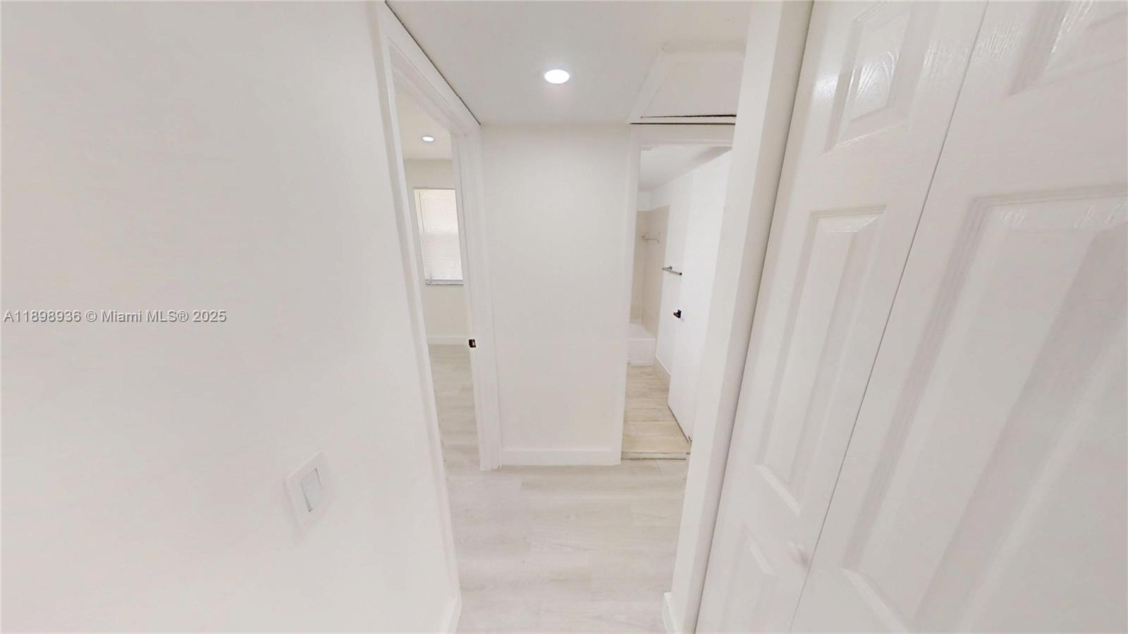QUATRAINE CONDO III - Residential