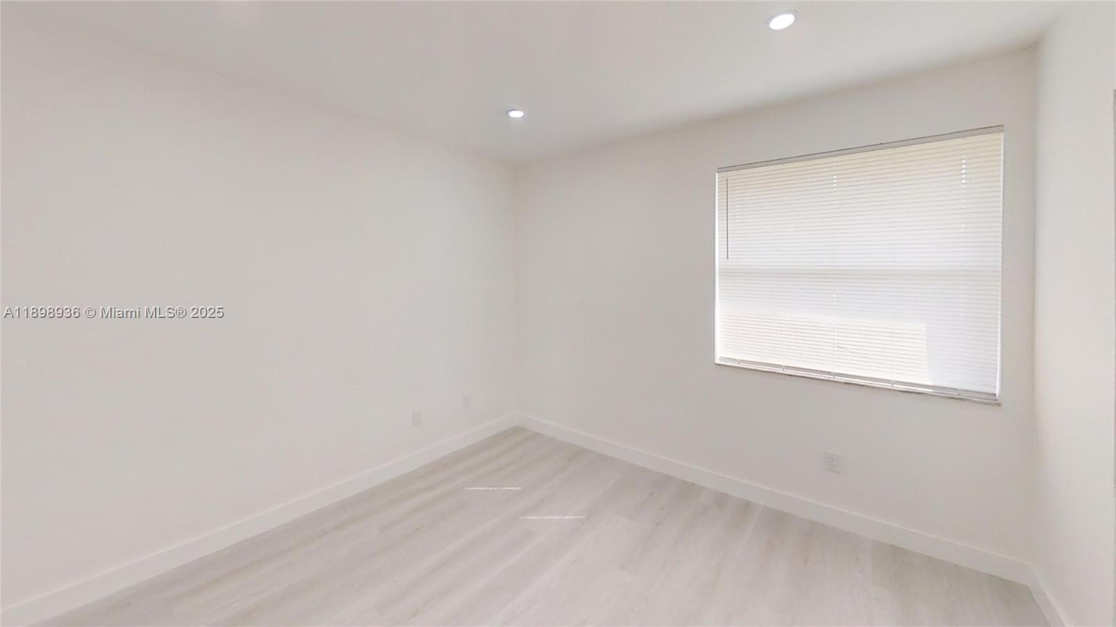 QUATRAINE CONDO III - Residential