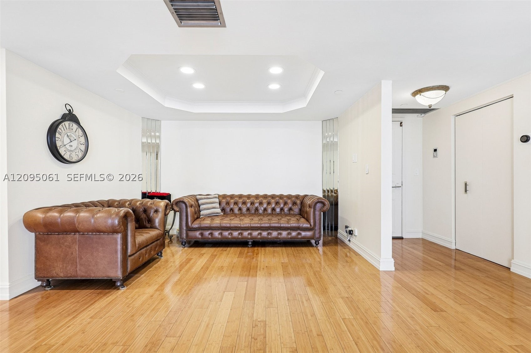 20191 E Country Club Dr 1102