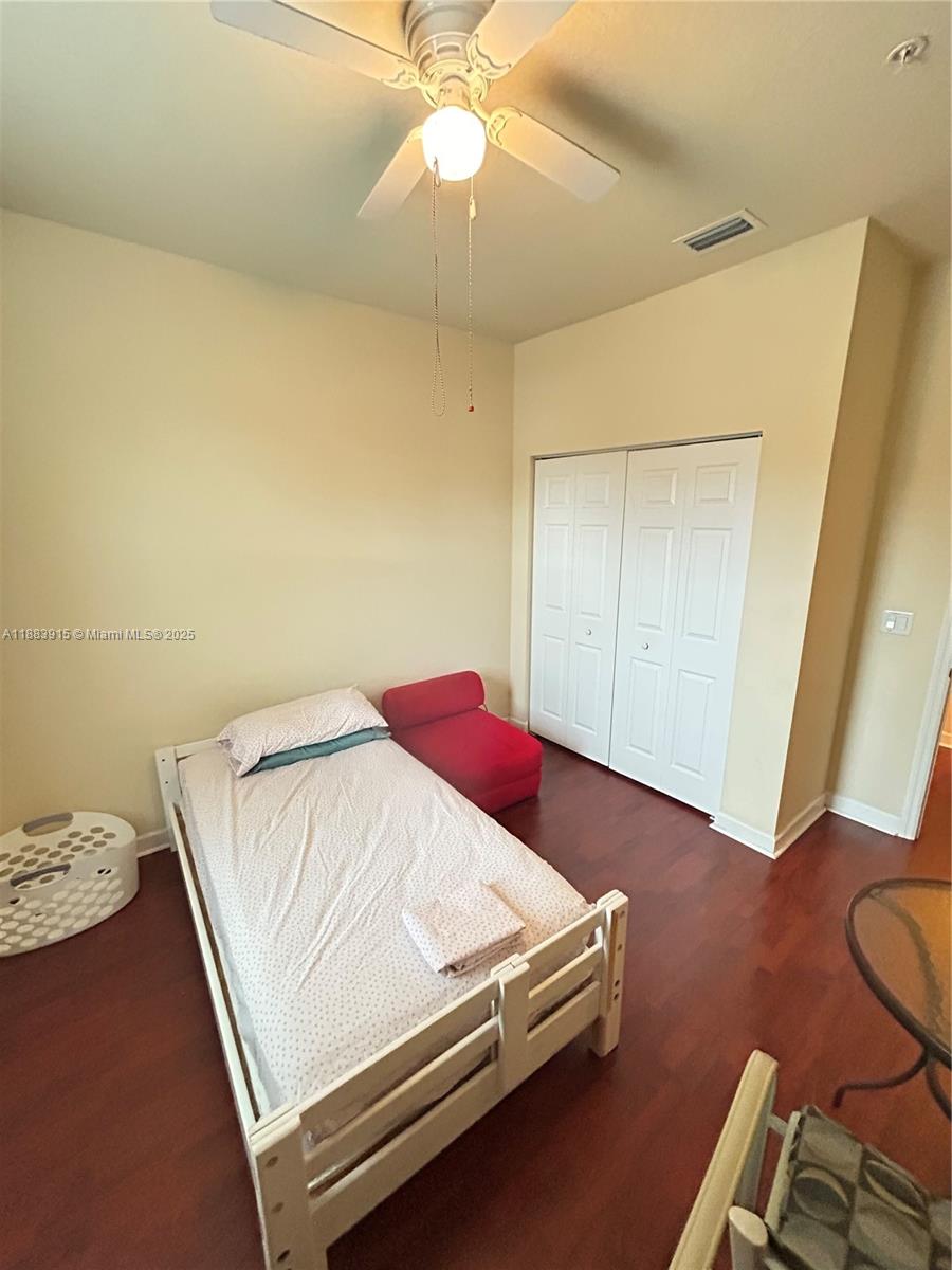 EMERALD CREEK TOWNHOMES - Residential