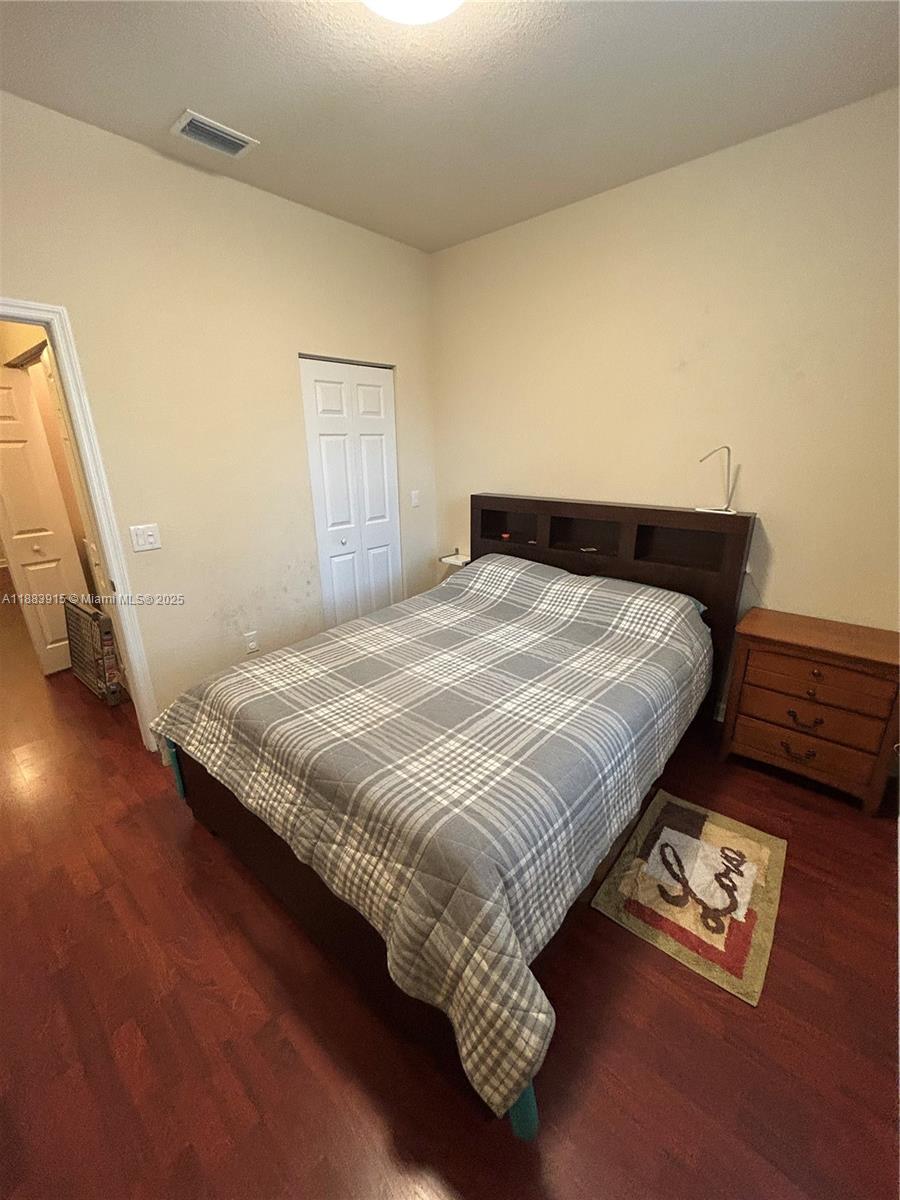 EMERALD CREEK TOWNHOMES - Residential