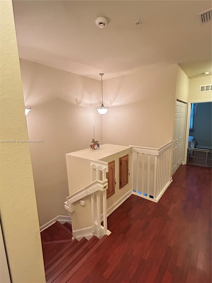 EMERALD CREEK TOWNHOMES - Residential
