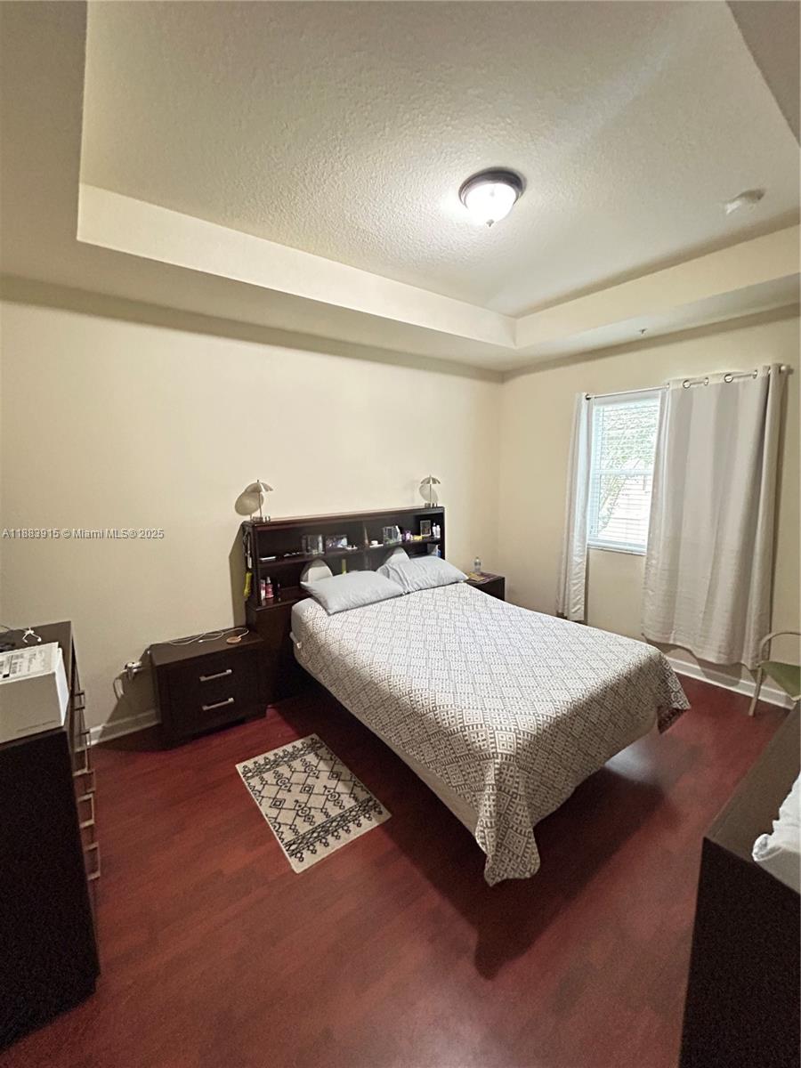 EMERALD CREEK TOWNHOMES - Residential
