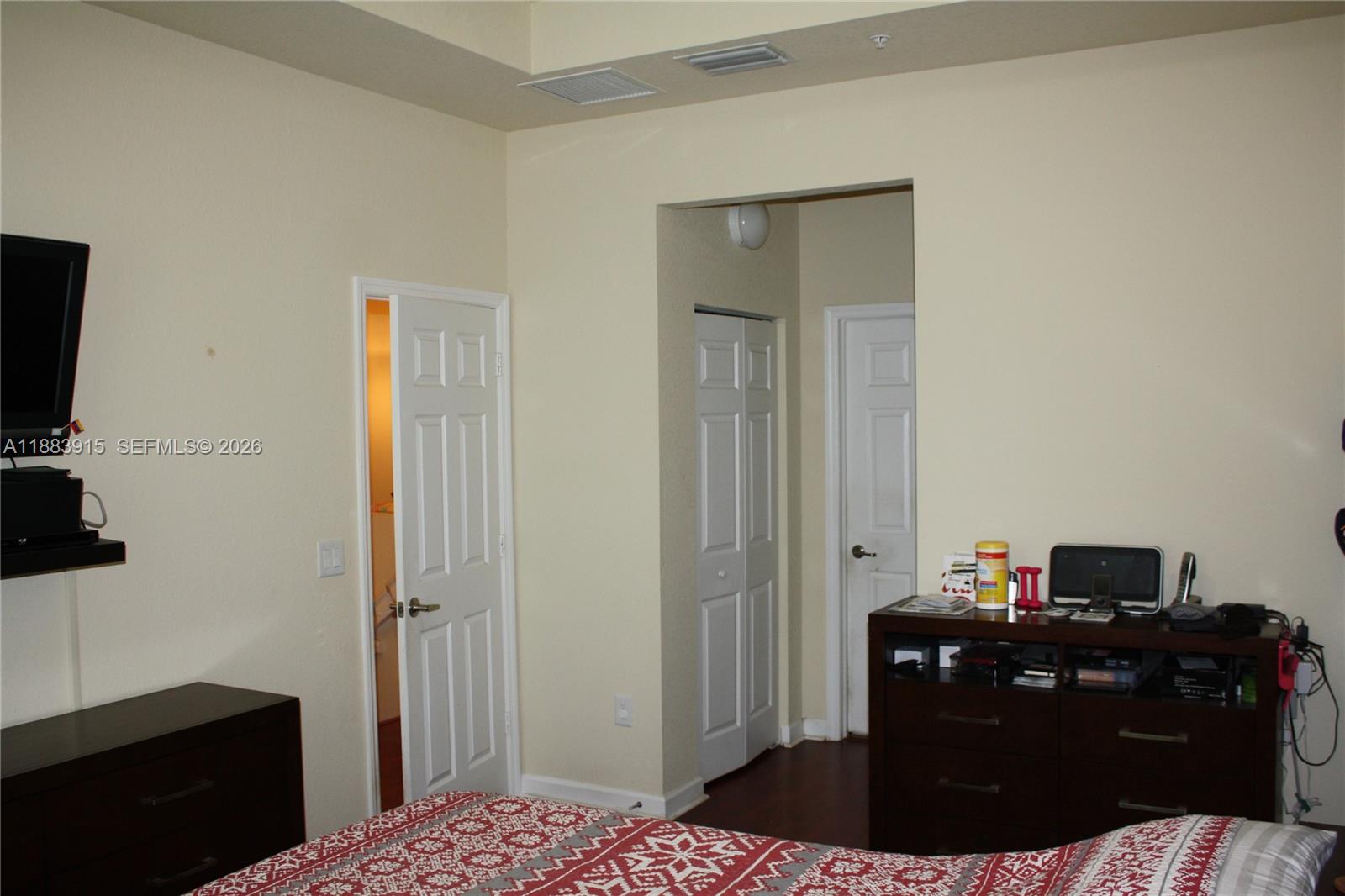 EMERALD CREEK TOWNHOMES - Residential