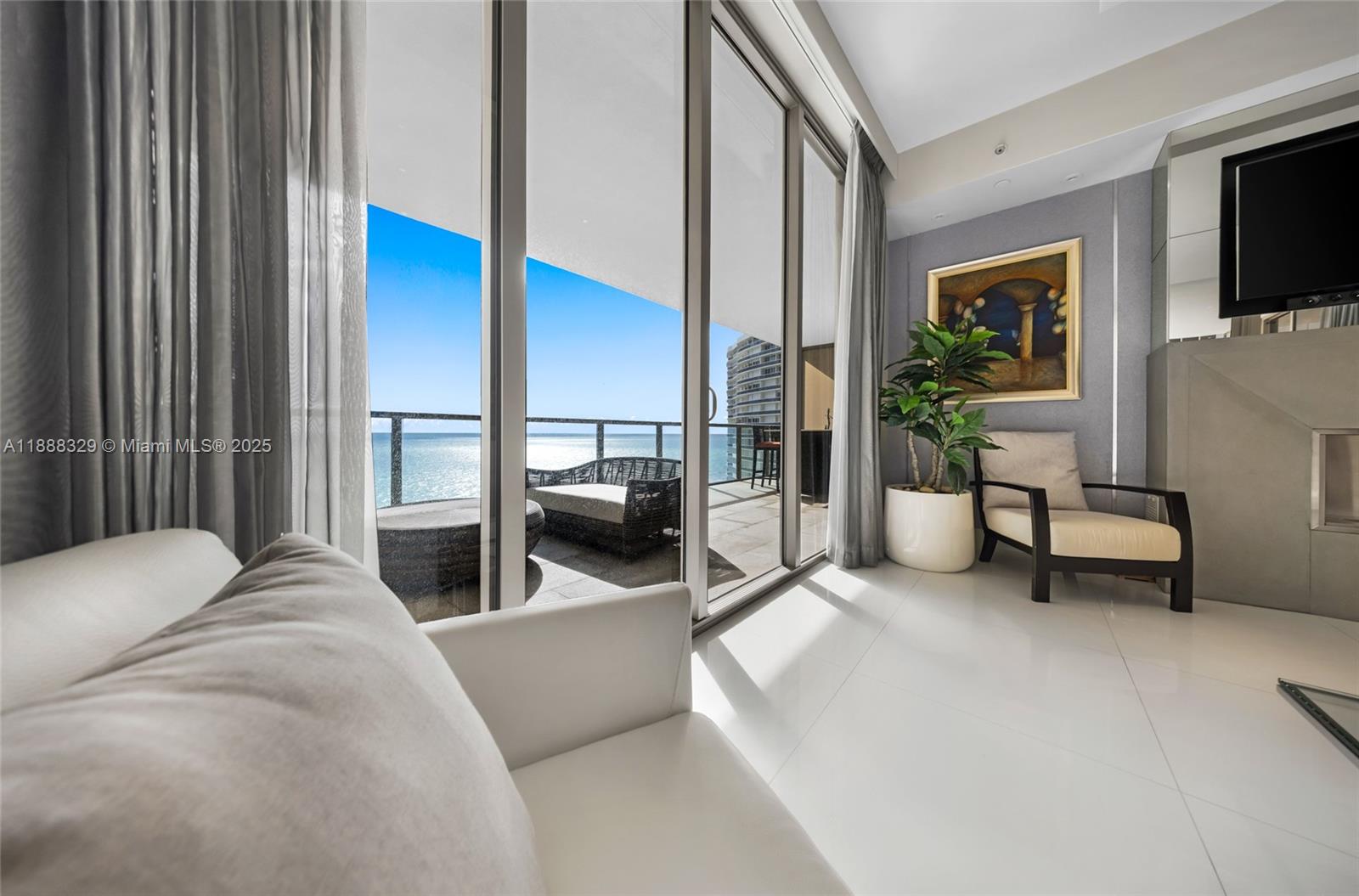 ST REGIS BAL HRBOUR - Residential