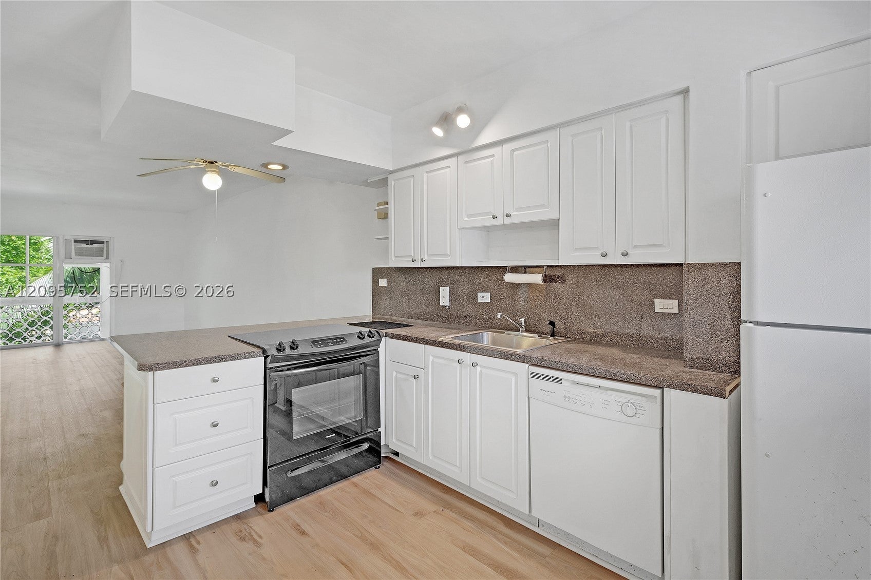 6580 Santona St A37