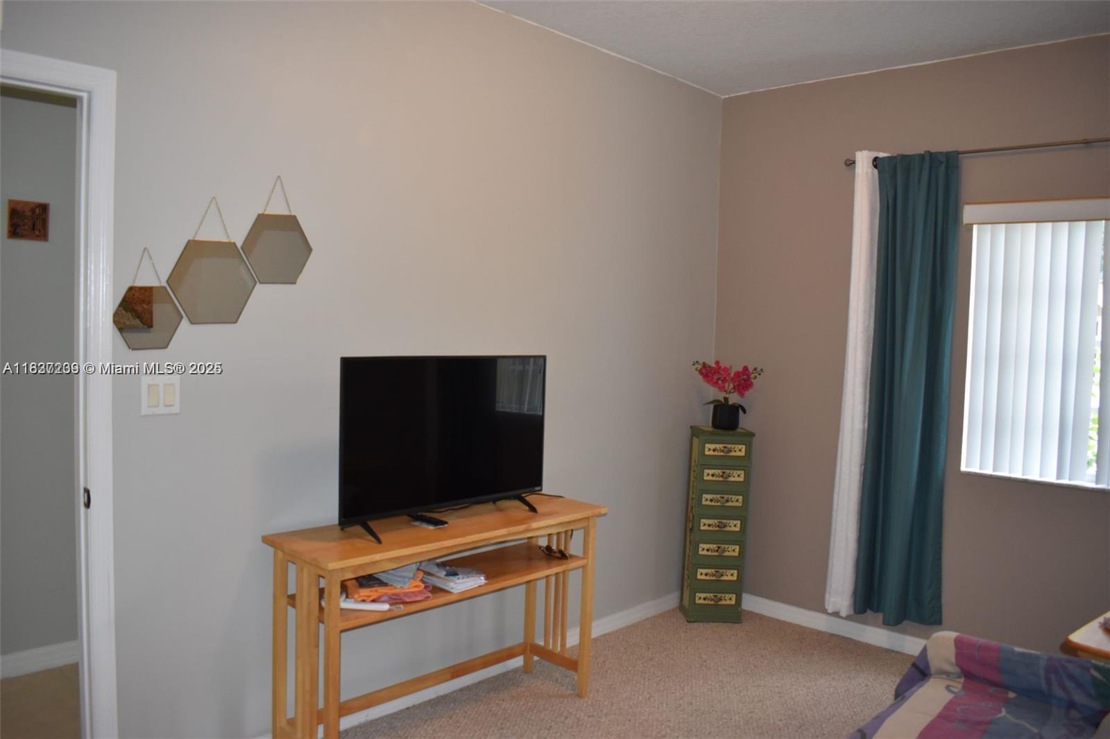 1239 NE 32nd Ter 1239