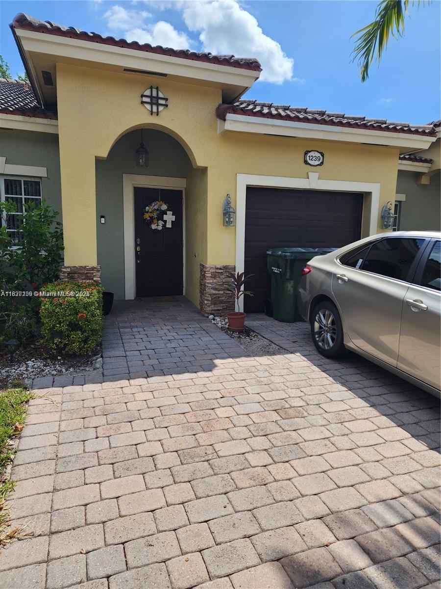 1239 NE 32nd Ter 1239