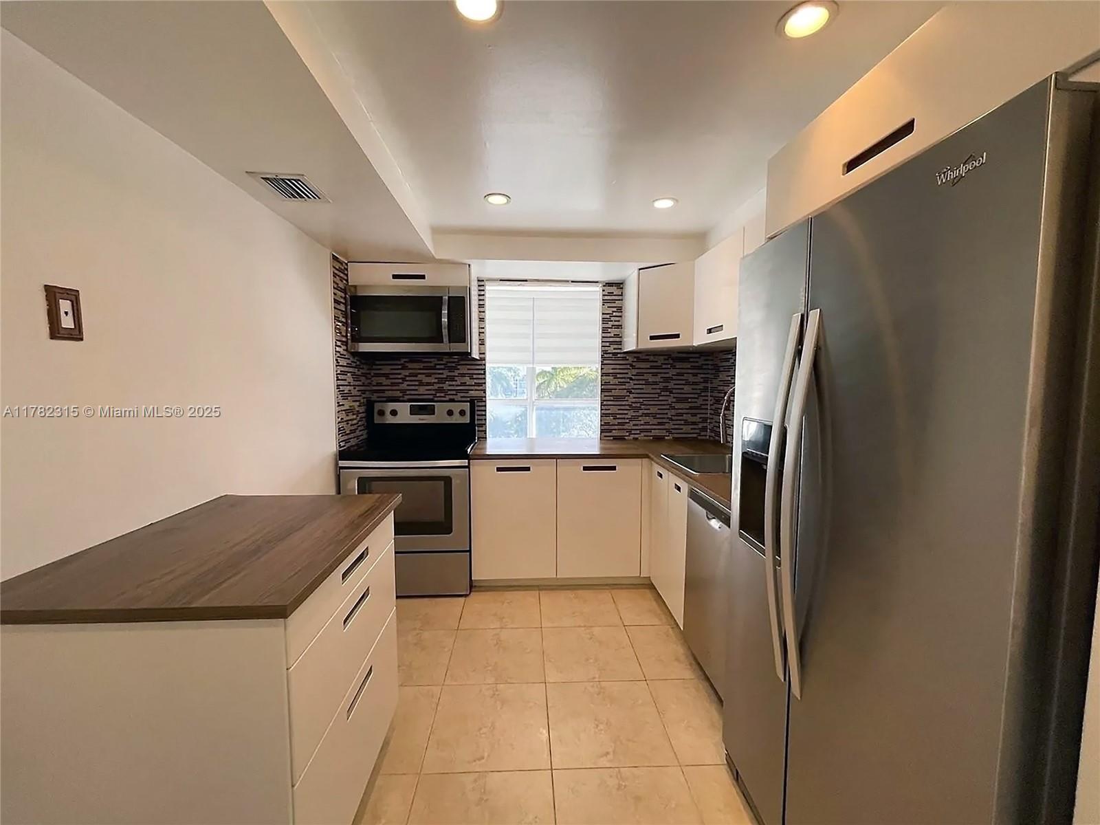 Rental Property at 2101 Atlantic Shores Blvd 501, Hallandale Beach, Broward County, Florida - Bedrooms: 2 
Bathrooms: 2  - $2,450 MO.