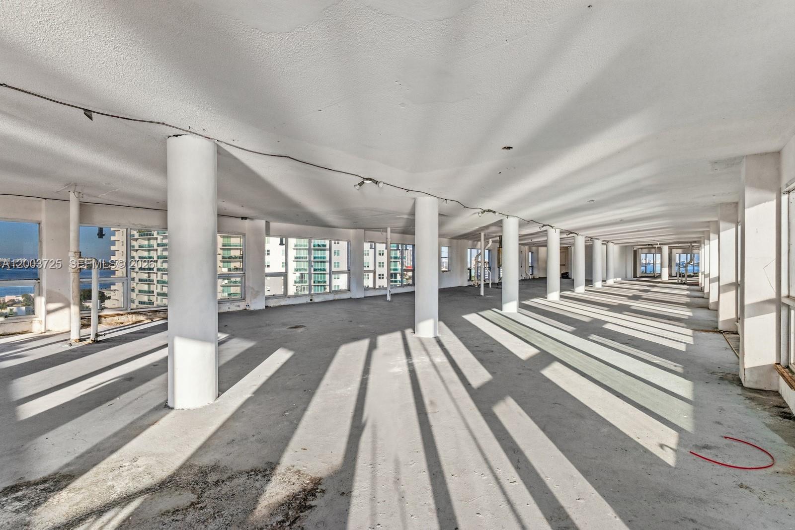 BAYSHORE YACHT & TENNIS C - Residential