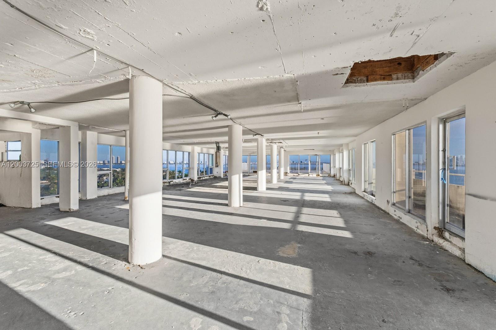 BAYSHORE YACHT & TENNIS C - Residential