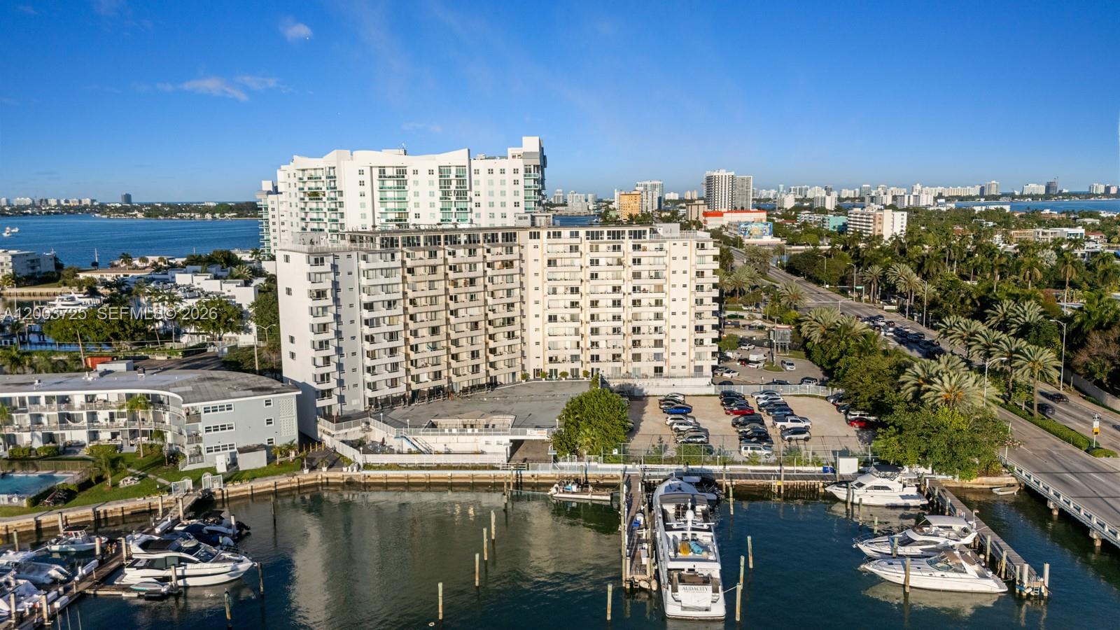 BAYSHORE YACHT & TENNIS C - Residential