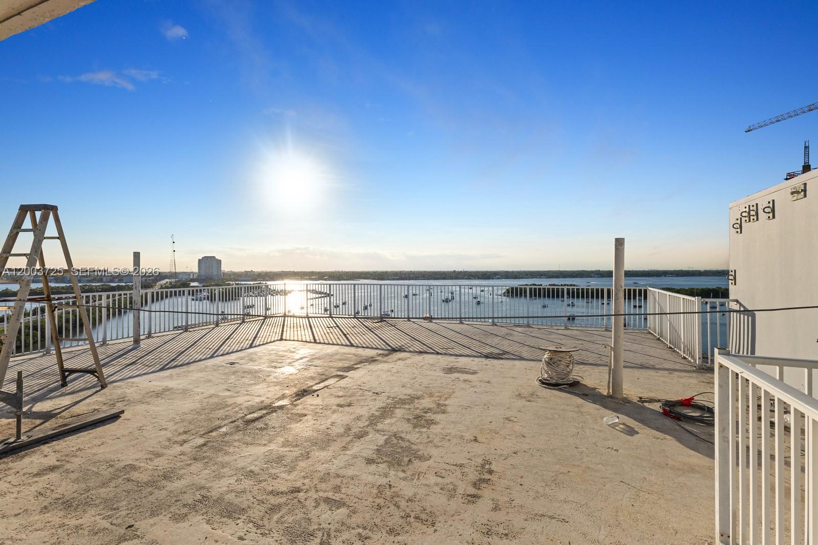 BAYSHORE YACHT & TENNIS C - Residential