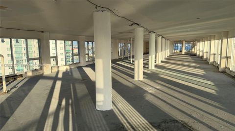 7904 West Dr PENTHOUSE North Bay Village FL 33141