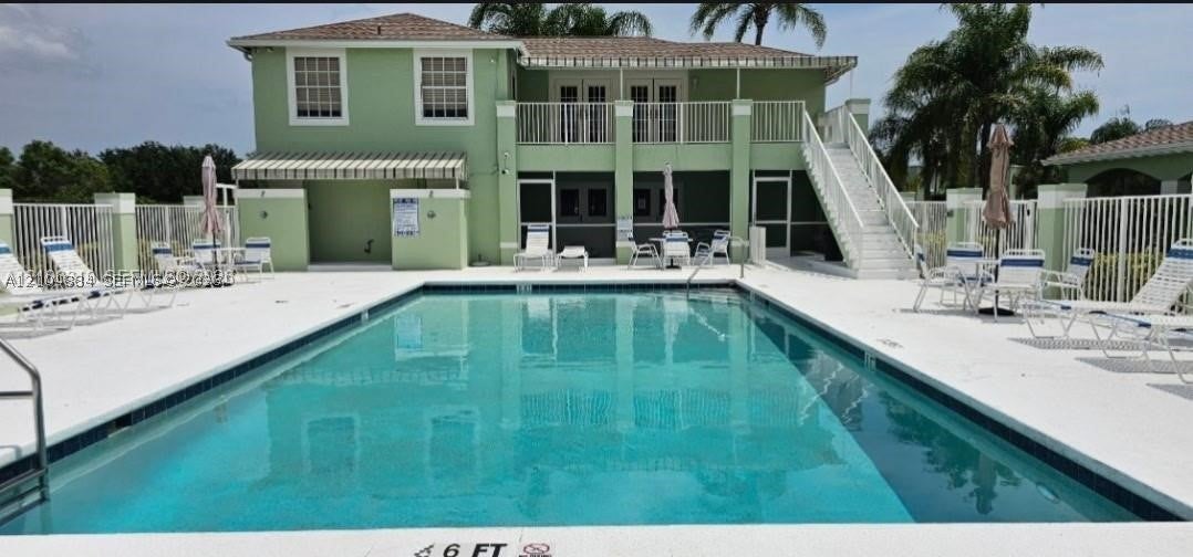 2058 SE Wild Meadow Cir 101