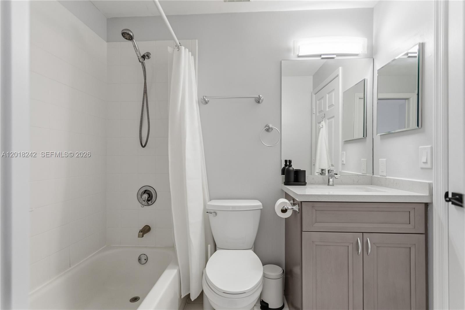 CRYSTAL LAKE 2ND SEC - Residential