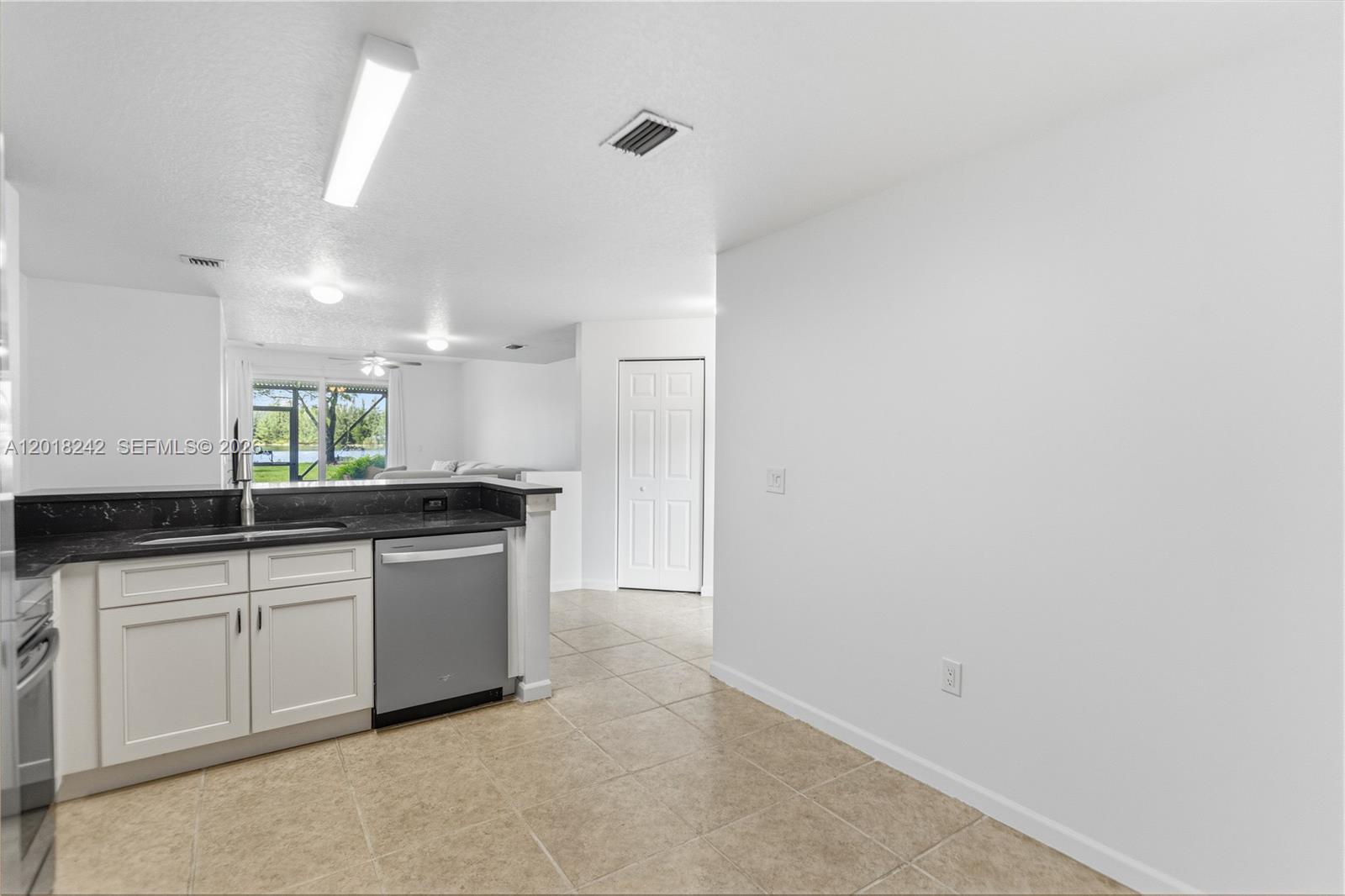 CRYSTAL LAKE 2ND SEC - Residential