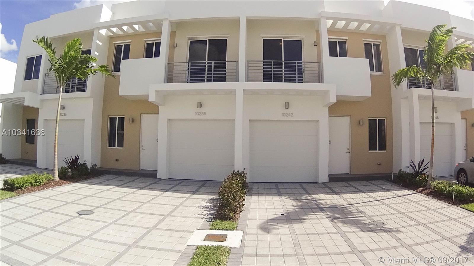 Beautiful townhome in luxurious Neovita at Doral. 3 bedrooms and 3 bathrooms (with 1 bedroom and 1 bathroom, downstairs). Gourmet kitchen, stainless steel appliances; carpet in bedrooms; light and bright; impact windows; basic cable, WiFi and alarm are included in the HOA dues; gated and with 24-hr security.