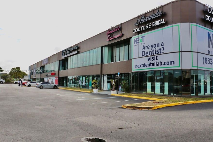 Corner retail/office unit available for lease. Great for retail or office with excellent exposure to I-95. Can be combined with 1,159 sqft second floor space. A must see. Prime Exposure to I-95.