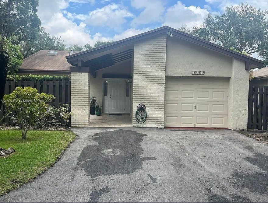 Beautifully Updated Corner Home in The Crossings – Move-In Ready! Highest and best offer only!
Great opportunity to own a tastefully updated 2-bedroom, 2-bath single-family home with a 1-car garage in the highly desirable Crossings community.
Property Highlights:
 • Bright, open layout with high ceilings in the living area
 • Brand new kitchen appliances and fresh interior paint
 • Corner lot with extra windows and abundant natural light
 • Private rear patio – perfect for entertaining or relaxing
Community Features:
 • Family-friendly neighborhood with beautiful green spaces
 • Access to clubhouse, gym, pool, basketball, tennis, and racquetball courts
 • Conveniently located near HWY,MDC
Move-in ready ,easy to show! Schedule your private tour today—this home won’t last long!