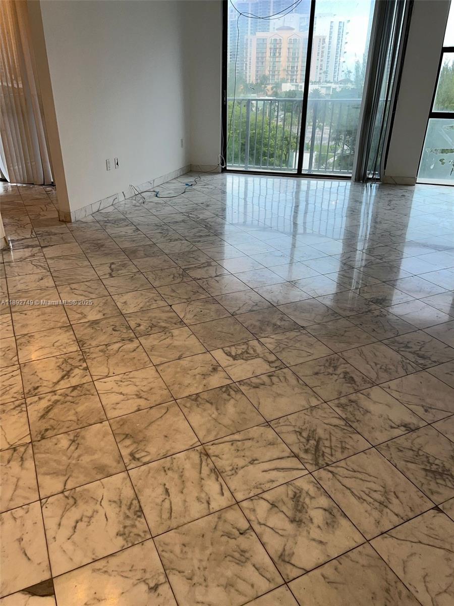 FAIRVIEW HOUSE CONDO - Residential Lease