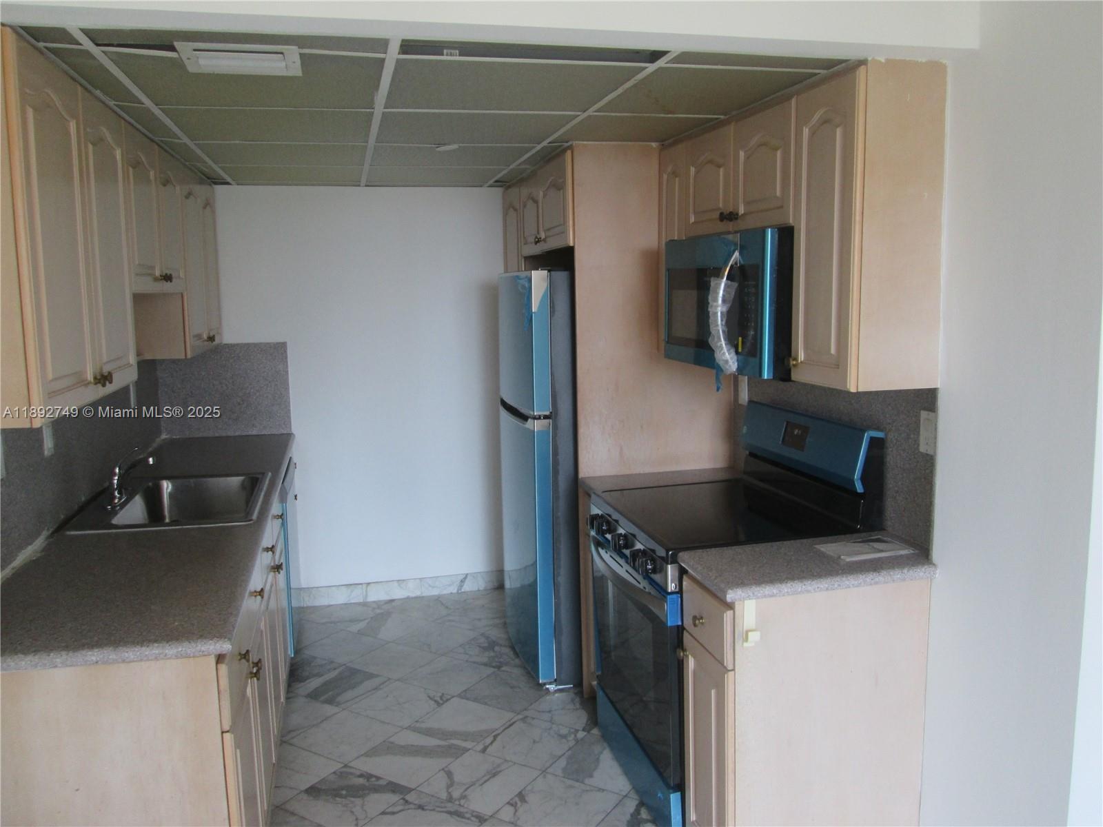 FAIRVIEW HOUSE CONDO - Residential Lease