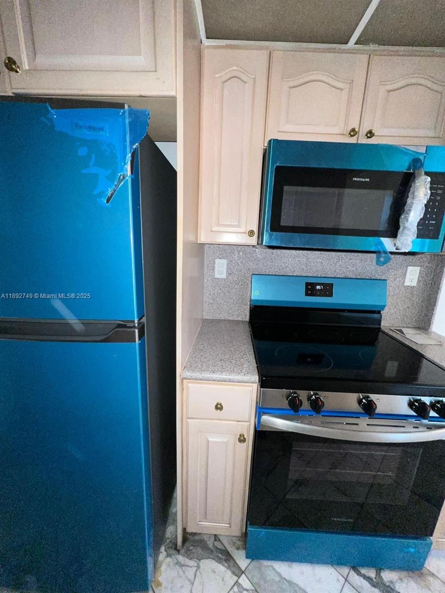 FAIRVIEW HOUSE CONDO - Residential Lease