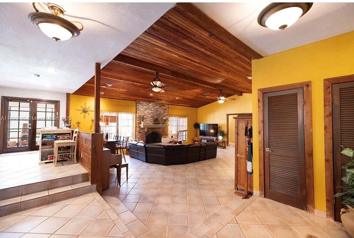 FLA FRUIT LANDS CO SUB NO - Residential