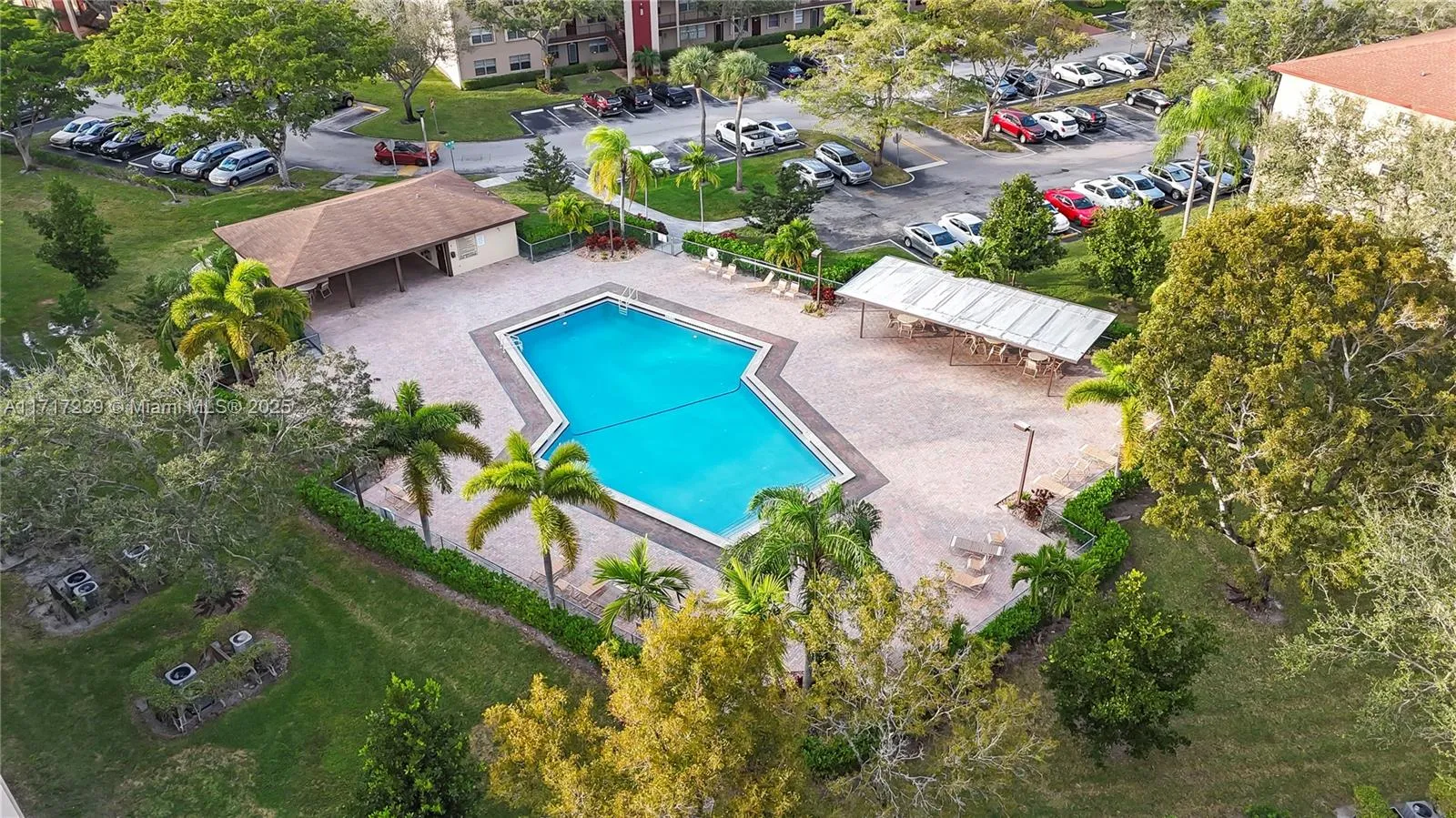 Pembroke Pines, Florida 33027, United States, 2 Bedrooms Bedrooms, ,2 BathroomsBathrooms,Residential,Active,22122