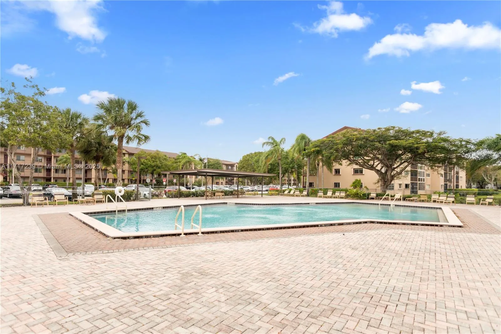 Pembroke Pines, Florida 33027, United States, 2 Bedrooms Bedrooms, ,2 BathroomsBathrooms,Residential,Active,22122