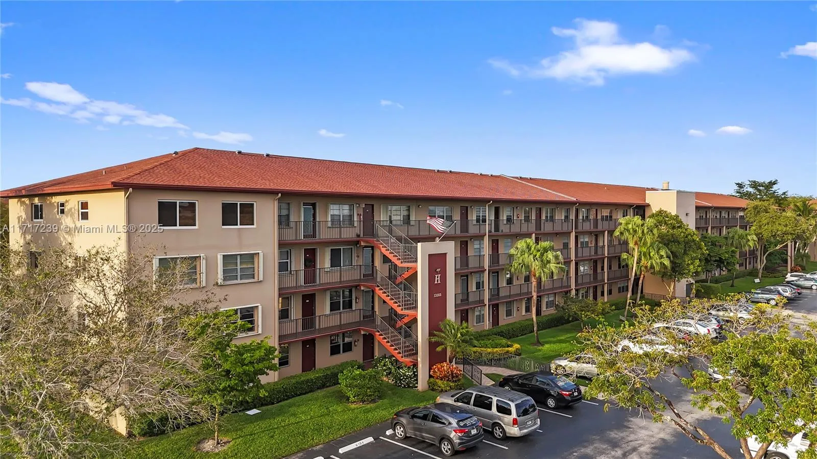 Pembroke Pines, Florida 33027, United States, 2 Bedrooms Bedrooms, ,2 BathroomsBathrooms,Residential,Active,22122